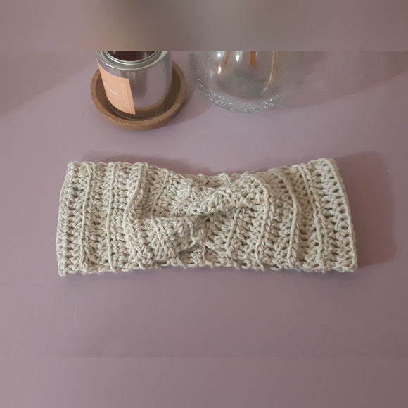 💫NWOT Crochet Headband 💫 - Picture 2 of 5